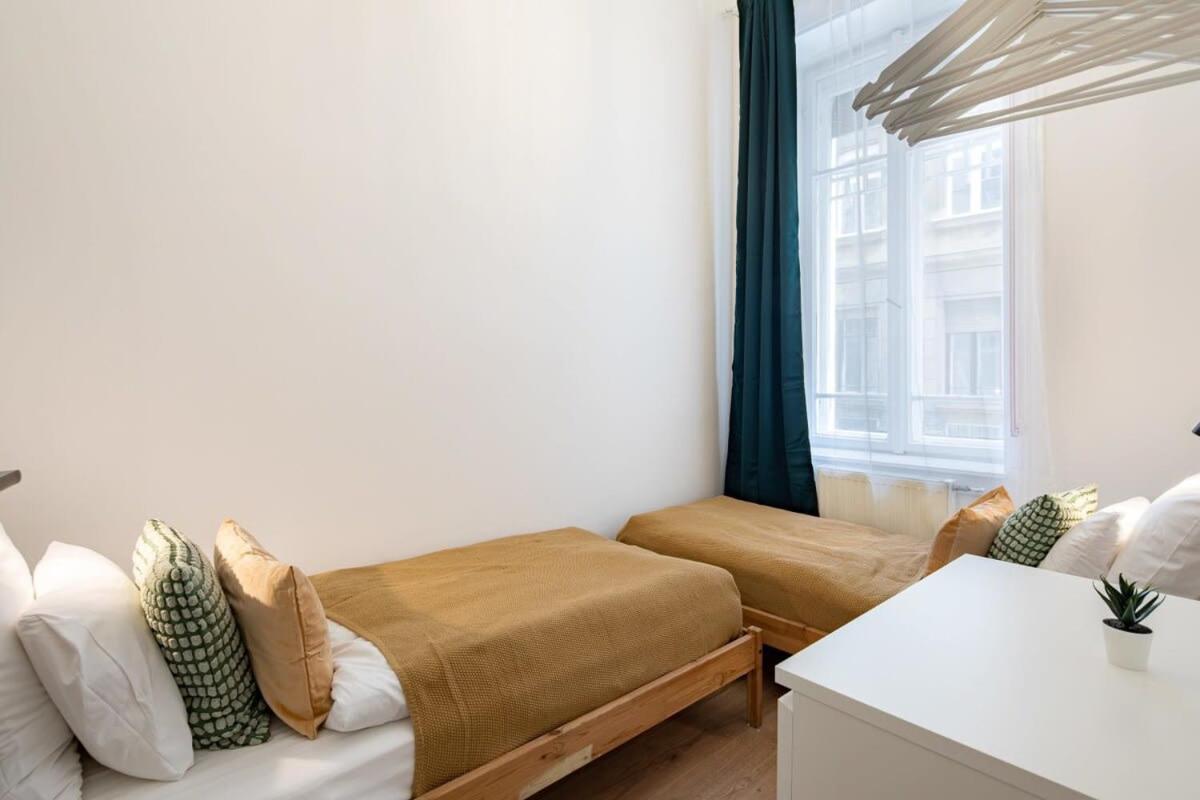 - Large - Modern At River Apartamento *